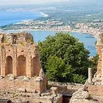 Apartment Casa Di Laura A 50 Mt Dal Mare Giardini Naxos